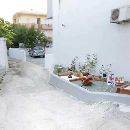 Nick And Helen Apartment Perivolia  Exterior photo