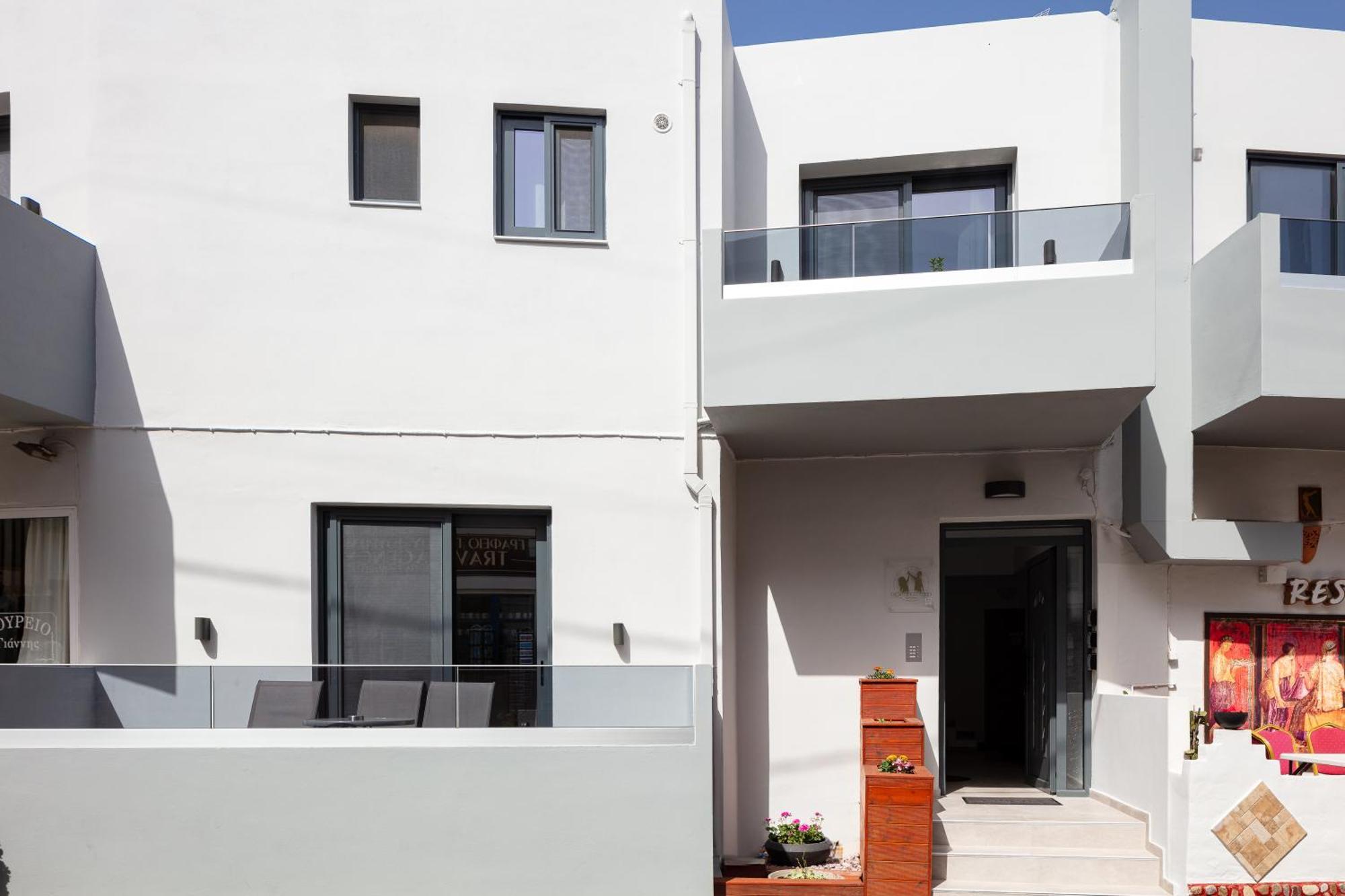 Nick And Helen Perivolia (Rethymno)